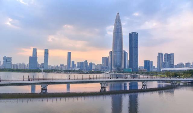 深圳：“最强大脑”塑造“未来之城”